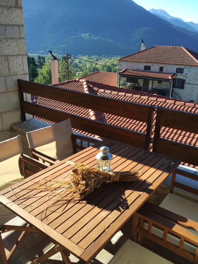 Вілла La Casa Di Pietra Karpenisi Екстер'єр фото