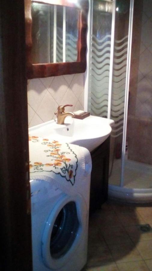Вілла La Casa Di Pietra Karpenisi Екстер'єр фото